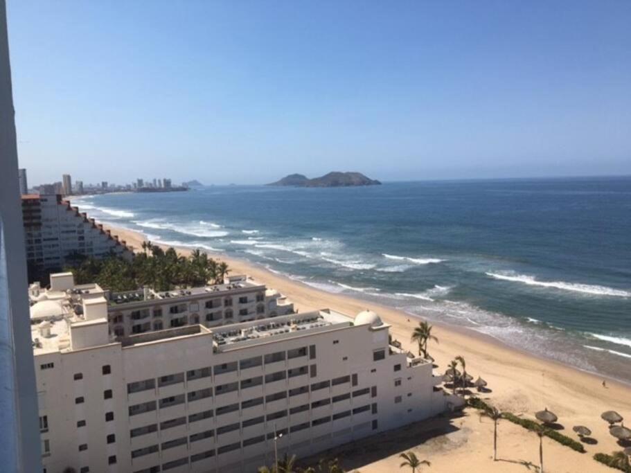 Beautiful 3 Bedroom, Fully Furnished, On The Beach Mazatlan Bagian luar foto